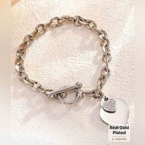 New Elegant 18K Plated Stainless Steel Bracelet, Adorned With two hearts.